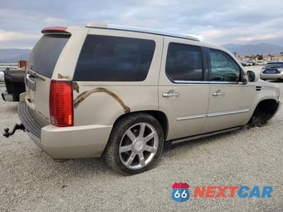 Trzecie zdjęcie samochodu z tyłu: 2008 CADILLAC ESCALADE LUXURY VIN:1GYEC63838R160750 - miniatura