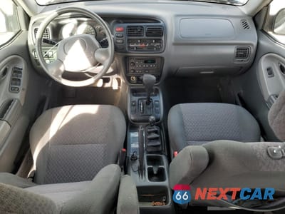 Zdjęcie 8 z 14 samochodu: 2004 CHEVROLET TRACKER VIN:2CNBJ134146918164 - miniatura