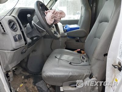 Zdjęcie 7 z 13 samochodu: 2021 FORD ECONOLINE E450 SUPER DUTY CUTAWAY VAN VIN:1FDXE4FN2MDC09308 - miniatura