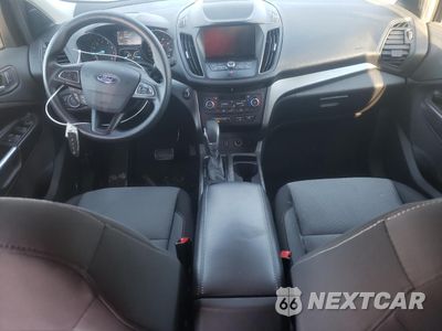 Zdjęcie 8 z 15 samochodu: 2019 FORD ESCAPE SE VIN:1FMCU0GD5KUC49556 - miniatura