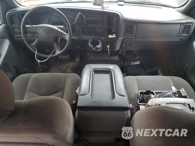 Zdjęcie 8 z 14 samochodu: 2007 CHEVROLET SILVERADO C3500 VIN:1GCHC33U67F147411 - miniatura