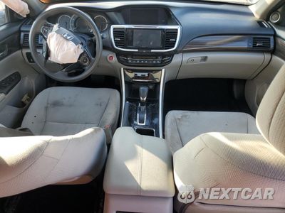 Zdjęcie 8 z 14 samochodu: 2016 HONDA ACCORD EX VIN:1HGCR2F72GA077560 - miniatura