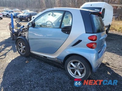 Drugie zdjęcie samochodu z przodu: 2012 SMART FORTWO PURE VIN:WMEEJ3BA7CK528445 - miniatura