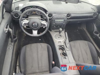 Zdjęcie 8 z 12 samochodu: 2006 MAZDA MX-5 MIATA VIN:JM1NC25FX60102906 - miniatura