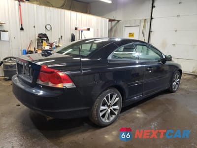 Trzecie zdjęcie samochodu z tyłu: 2010 VOLVO C70 T5 VIN:YV1672MC2AJ092689 - miniatura