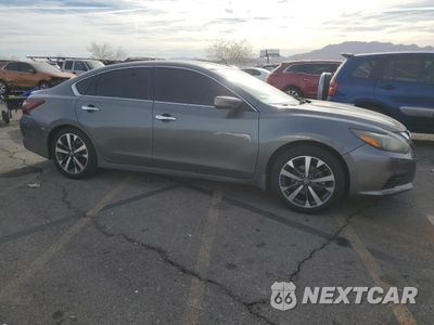 Czwarte zdjęcie samochodu z boku: 2017 NISSAN ALTIMA 2.5 VIN:1N4AL3AP4HC110767 - miniatura