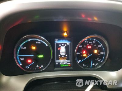 Zdjęcie 9 z 16 samochodu: 2017 TOYOTA RAV4 HV LE VIN:JTMRJREV2HD071900 - miniatura