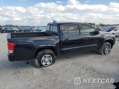 Trzecie zdjęcie samochodu z tyłu: 2017 TOYOTA TACOMA DOUBLE CAB VIN:5TFAX5GN1HX084010 - miniatura