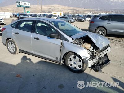 Czwarte zdjęcie samochodu z boku: 2017 FORD FOCUS S VIN:1FADP3E27HL236704 - miniatura