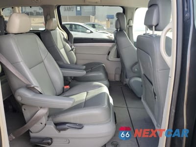 Zdjęcie 11 z 16 samochodu: 2011 VOLKSWAGEN ROUTAN SE VIN:2V4RW3DGXBR642528 - miniatura