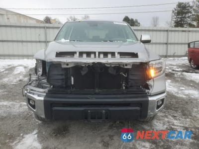 Piąte zdjęcie samochodu w środku: 2019 TOYOTA TUNDRA CREWMAX LIMITED VIN:5TFHY5F14KX821752 - miniatura