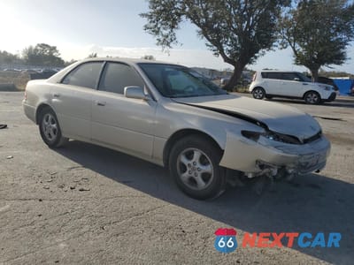 Czwarte zdjęcie samochodu z boku: 1998 LEXUS ES 300 VIN:JT8BF28G7W5017375 - miniatura