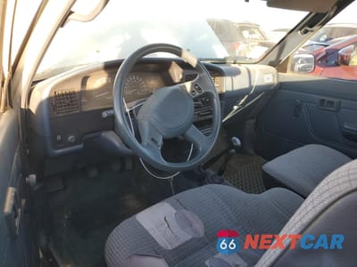 Zdjęcie 8 z 14 samochodu: 1992 TOYOTA PICKUP 1/2 TON SHORT WHEELBASE DLX VIN:JT4VN01D3N0005595 - miniatura