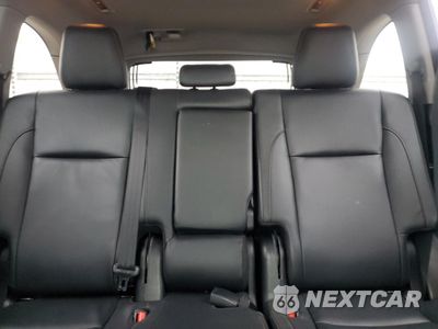 Zdjęcie 10 z 15 samochodu: 2018 TOYOTA HIGHLANDER SE VIN:5TDJZRFH4JS562042 - miniatura