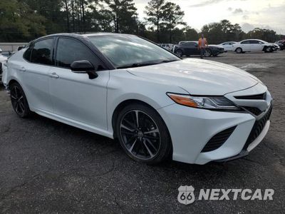 Czwarte zdjęcie samochodu z boku: 2020 TOYOTA CAMRY XSE VIN:4T1K61AK6LU308070 - miniatura