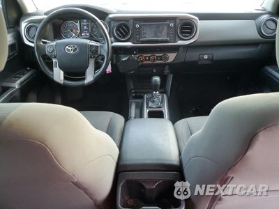 Zdjęcie 8 z 13 samochodu: 2016 TOYOTA TACOMA DOUBLE CAB VIN:3TMAZ5CN8GM009504 - miniatura