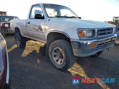 Czwarte zdjęcie samochodu z boku: 1992 TOYOTA PICKUP 1/2 TON SHORT WHEELBASE DLX VIN:JT4VN01D3N0005595 - miniatura