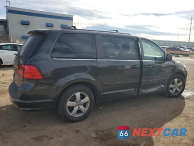 Trzecie zdjęcie samochodu z tyłu: 2011 VOLKSWAGEN ROUTAN SE VIN:2V4RW3DGXBR642528 - miniatura