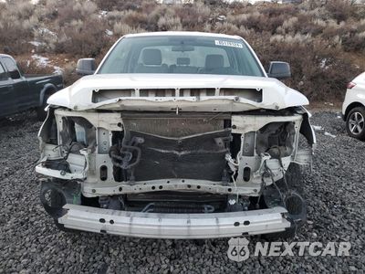 Piąte zdjęcie samochodu w środku: 2016 TOYOTA TUNDRA SR VIN:5TFNY5F18GX194144 - miniatura