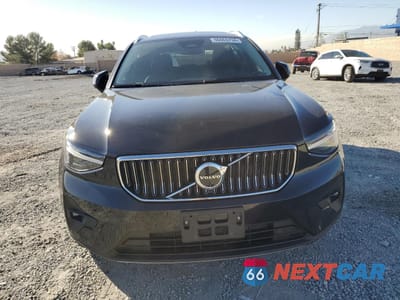 Piąte zdjęcie samochodu w środku: 2024 VOLVO XC40 PLUS VIN:YV4L12UE8R2364726 - miniatura