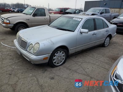 1999 MERCEDES-BENZ E 320 WDBJF65H1XA937396 - główne zdjęcie licytacji z USA - miniatura