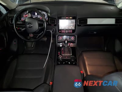 Zdjęcie 8 z 16 samochodu: 2011 VOLKSWAGEN TOUAREG V6 TDI VIN:WVGFK9BP0BD004463 - miniatura