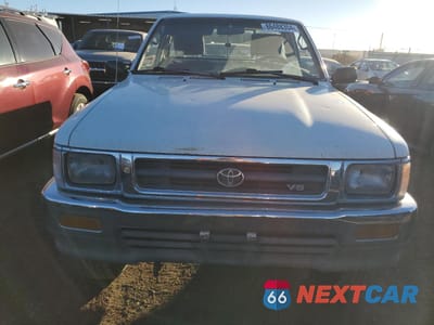 Piąte zdjęcie samochodu w środku: 1992 TOYOTA PICKUP 1/2 TON SHORT WHEELBASE DLX VIN:JT4VN01D3N0005595 - miniatura