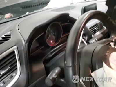 Zdjęcie 9 z 13 samochodu: 2018 MAZDA 3 TOURING VIN:3MZBN1V33JM245406 - miniatura