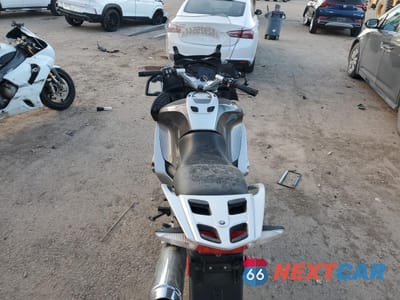 Zdjęcie 6 z 10 samochodu: 2012 BMW R1200 RT VIN:WB1044008CZW21494 - miniatura