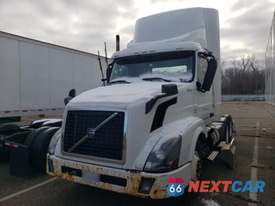 Drugie zdjęcie samochodu z przodu: 2014 VOLVO VN VNL VIN:4V4NC9EG1EN159308 - miniatura