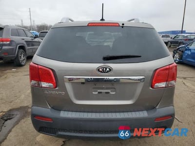 Zdjęcie 6 z 13 samochodu: 2013 KIA SORENTO LX VIN:5XYKT3A65DG382725 - miniatura