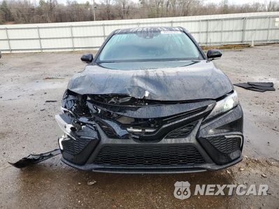 Piąte zdjęcie samochodu w środku: 2023 TOYOTA CAMRY SE NIGHT SHADE VIN:4T1G11AK3PU805488 - miniatura