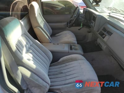 Zdjęcie 10 z 11 samochodu: 1991 CHEVROLET GMT-400 C1500 VIN:1GCDC14Z1MZ163555 - miniatura