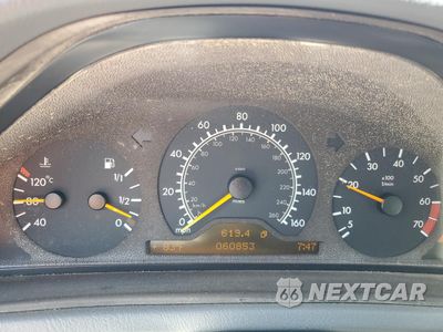 Zdjęcie 9 z 14 samochodu: 1999 MERCEDES-BENZ CLK 320 VIN:WDBLK65G4XT013857 - miniatura