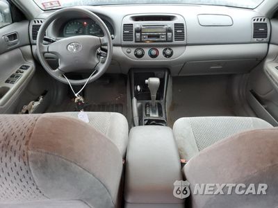 Zdjęcie 8 z 14 samochodu: 2002 TOYOTA CAMRY LE VIN:4T1BE32K52U578094 - miniatura