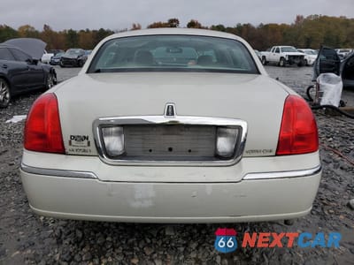 Zdjęcie 6 z 12 samochodu: 2007 LINCOLN TOWN CAR SIGNATURE LIMITED VIN:1LNHM82V77Y638767 - miniatura