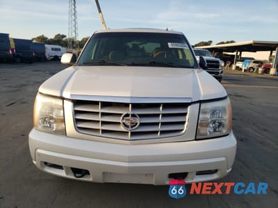 Piąte zdjęcie samochodu w środku: 2002 CADILLAC ESCALADE LUXURY VIN:1GYEC63T12R147085 - miniatura