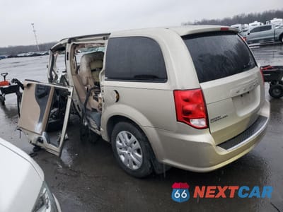 Drugie zdjęcie samochodu z przodu: 2015 DODGE GRAND CARAVAN SE VIN:2C4RDGBG2FR623908 - miniatura