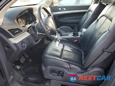 Zdjęcie 7 z 13 samochodu: 2015 LINCOLN MKT VIN:2LMHJ5AT7FBL03578 - miniatura