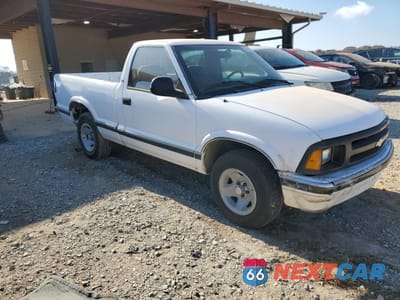 Czwarte zdjęcie samochodu z boku: 1995 CHEVROLET S TRUCK S10 VIN:1GCCS1449S8233678 - miniatura