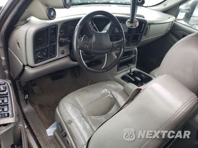 Zdjęcie 8 z 13 samochodu: 2004 CHEVROLET SILVERADO K2500 HEAVY DUTY VIN:1GCHK231X4F117116 - miniatura