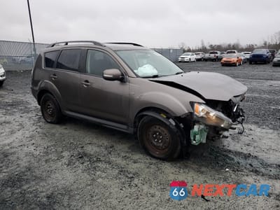Czwarte zdjęcie samochodu z boku: 2013 MITSUBISHI OUTLANDER SE VIN:JA4JT3AX1DU605985 - miniatura