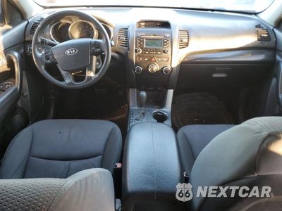 Zdjęcie 8 z 13 samochodu: 2011 KIA SORENTO BASE VIN:5XYKTDA25BG146320 - miniatura