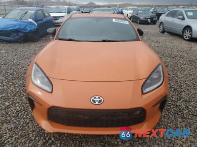 Piąte zdjęcie samochodu w środku: 2023 TOYOTA GR 86 PREMIUM VIN:JF1ZNBH12P8755721 - miniatura