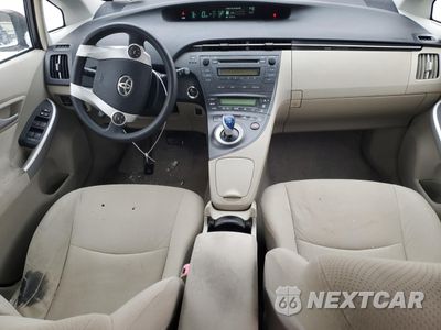Zdjęcie 8 z 16 samochodu: 2011 TOYOTA PRIUS VIN:JTDKN3DU5B0309099 - miniatura