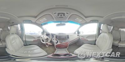 Zdjęcie 14 z 16 samochodu: 2013 TOYOTA SIENNA XLE VIN:5TDYK3DC2DS306817 - miniatura