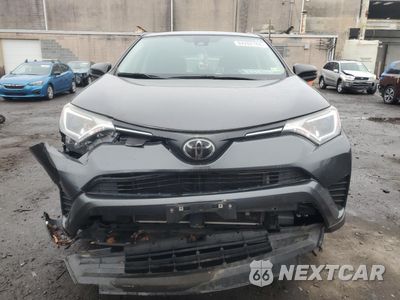 Piąte zdjęcie samochodu w środku: 2017 TOYOTA RAV4 LE VIN:JTMBFREV2HJ714461 - miniatura