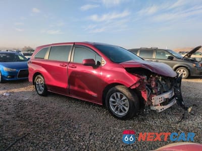 Czwarte zdjęcie samochodu z boku: 2021 TOYOTA SIENNA LE VIN:5TDKRKECXMS005383 - miniatura