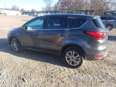 Drugie zdjęcie samochodu z przodu: 2019 FORD ESCAPE SE VIN:1FMCU0GD5KUC49556 - miniatura