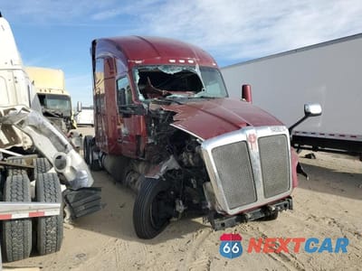 Czwarte zdjęcie samochodu z boku: 2016 KENWORTH CONSTRUCTION T680 VIN:1XKYDP9XXGJ481190 - miniatura